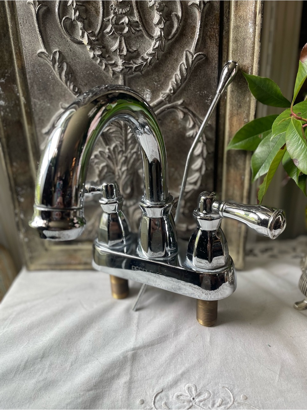 Peerless bathroom sink Faucet silver